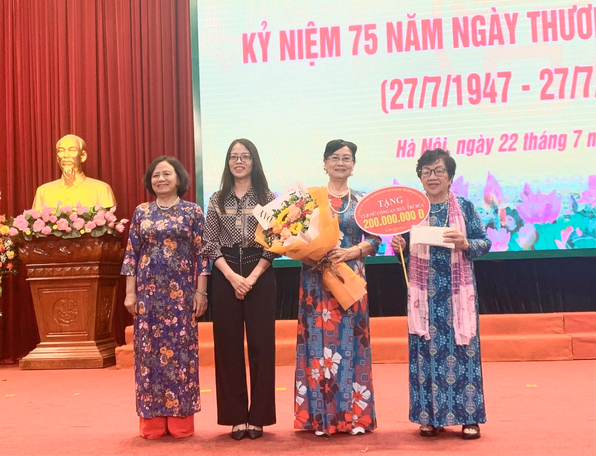 Câu lạc Bộ Nữ Công an hưu trí Bộ Công an -0