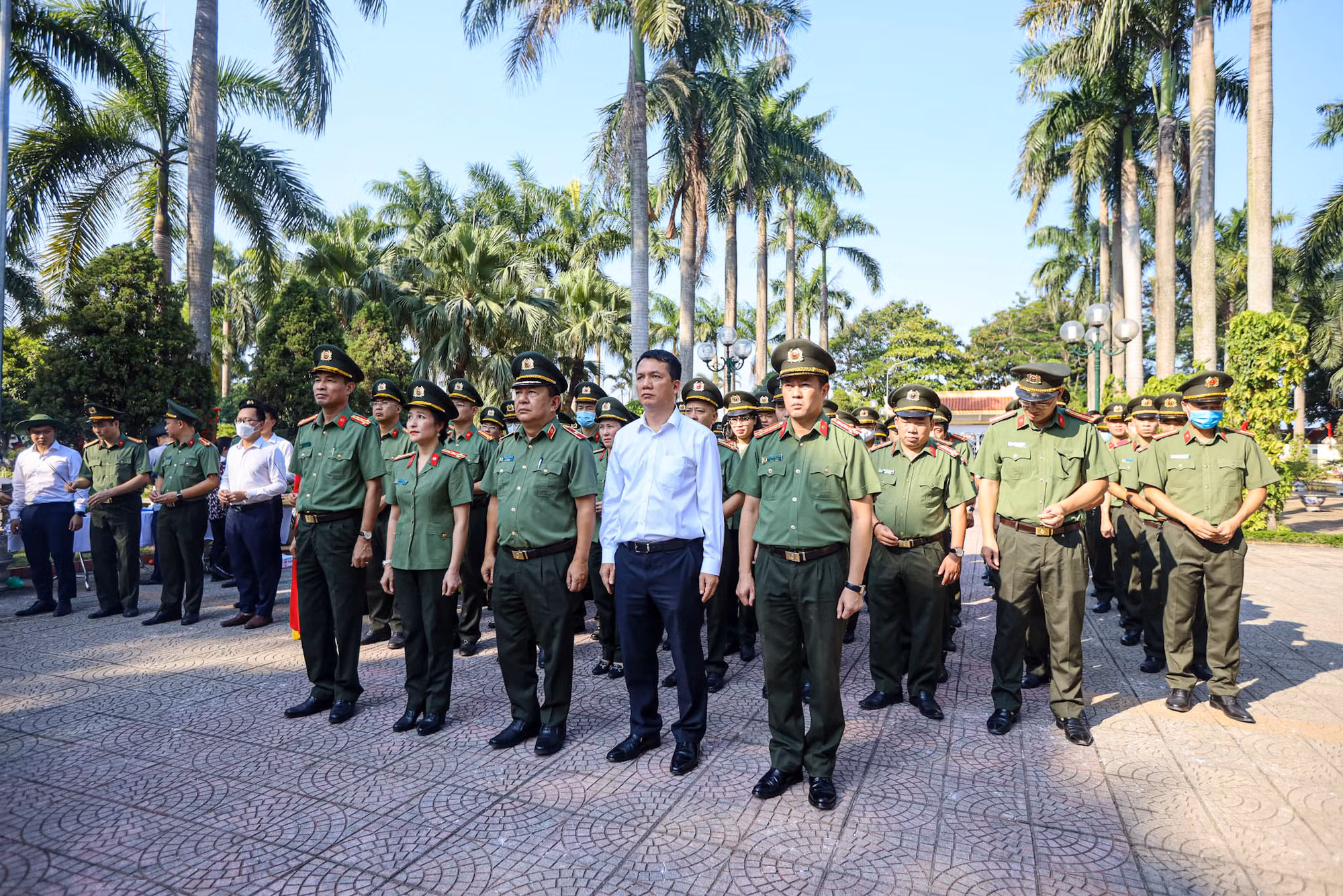 Đoàn đại biểu Cục Truyền thông CAND dâng hương, tri ân các Anh hùng liệt sĩ -0