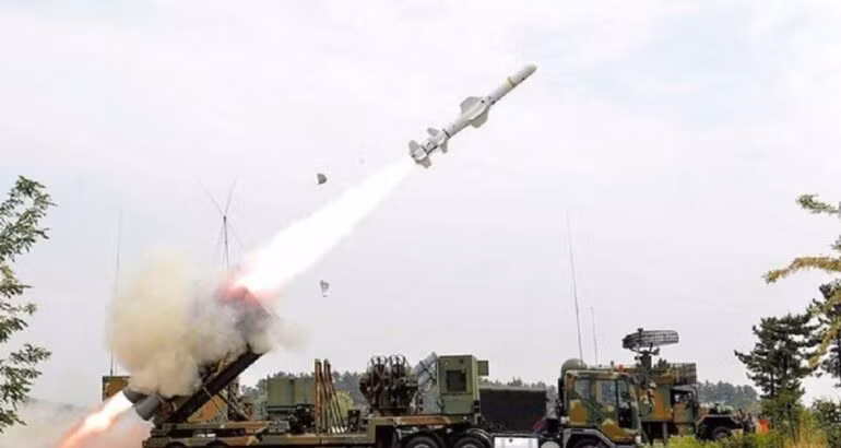 Ukraine khoe nã tên lửa Harpoon trúng tàu không vũ khí của Nga -0