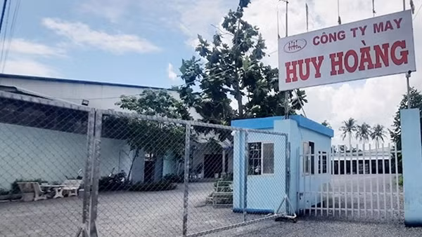 Xây “biệt phủ” trên đất trồng cây nhưng chỉ “thông báo miệng” với chính quyền