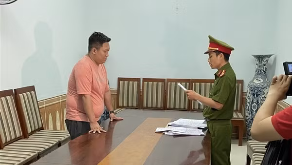 Giả khách hàng thuê hàng loạt ôtô rồi đem đi cầm cố