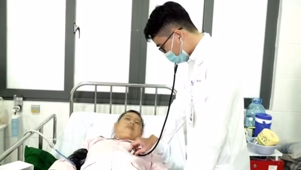 Cứu sống bệnh nhân mắc bệnh hiếm kén khí phổi nguy kịch ảnh 3