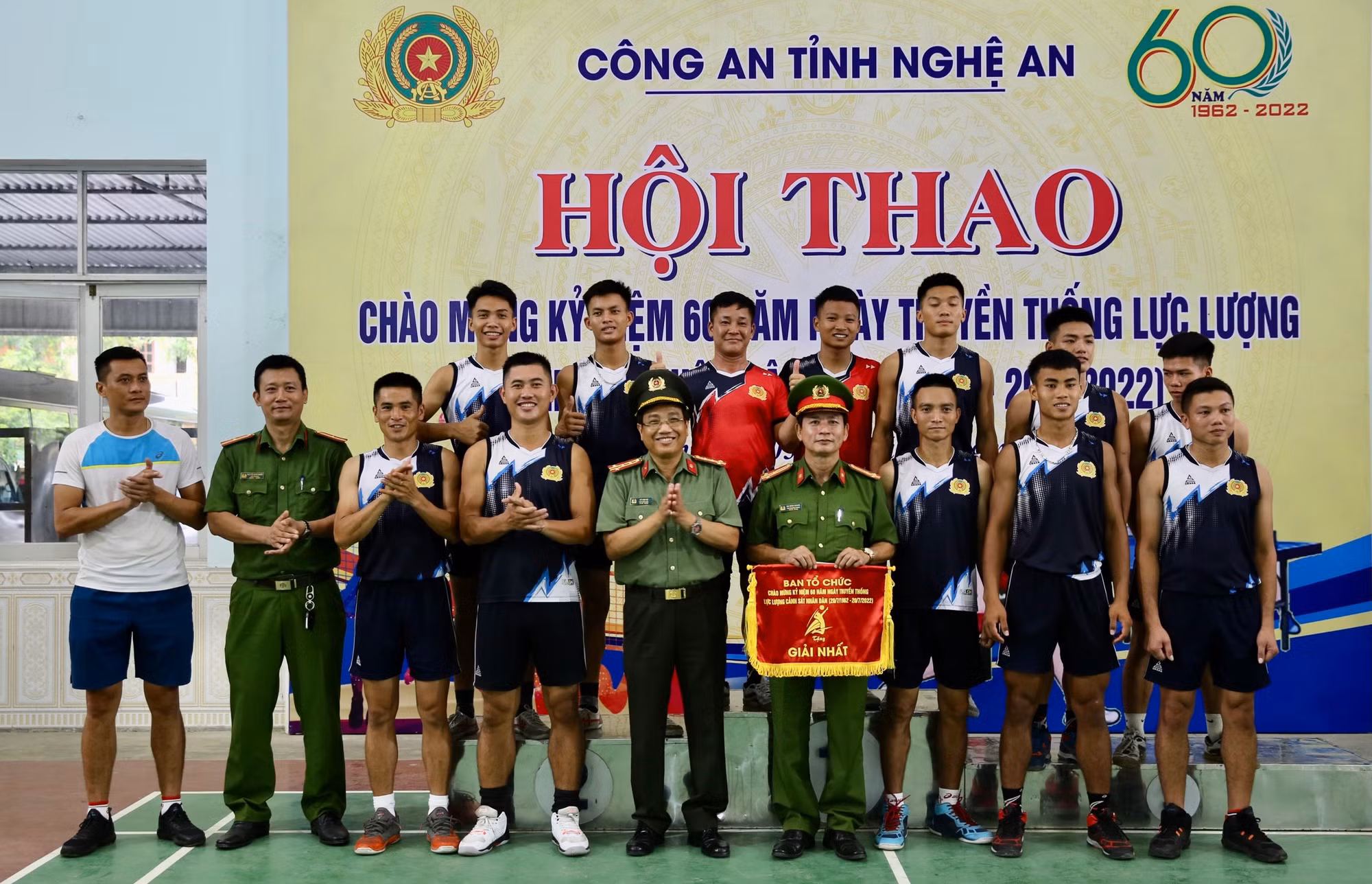 Công an tỉnh Điện Biên kỷ niệm 60 năm Ngày truyền thống lực lượng Cảnh sát Nhân dân ảnh 3