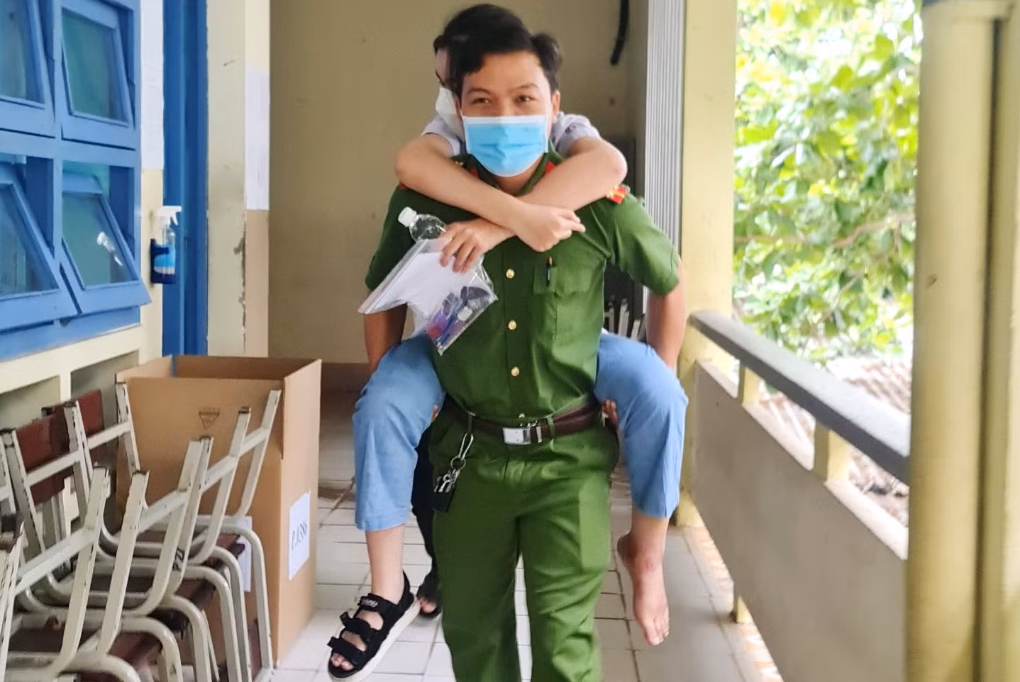 Nhiều động thái đẹp của Tuổi trẻ Công an Khánh Hòa khi “Tiếp sức mùa thi” -0