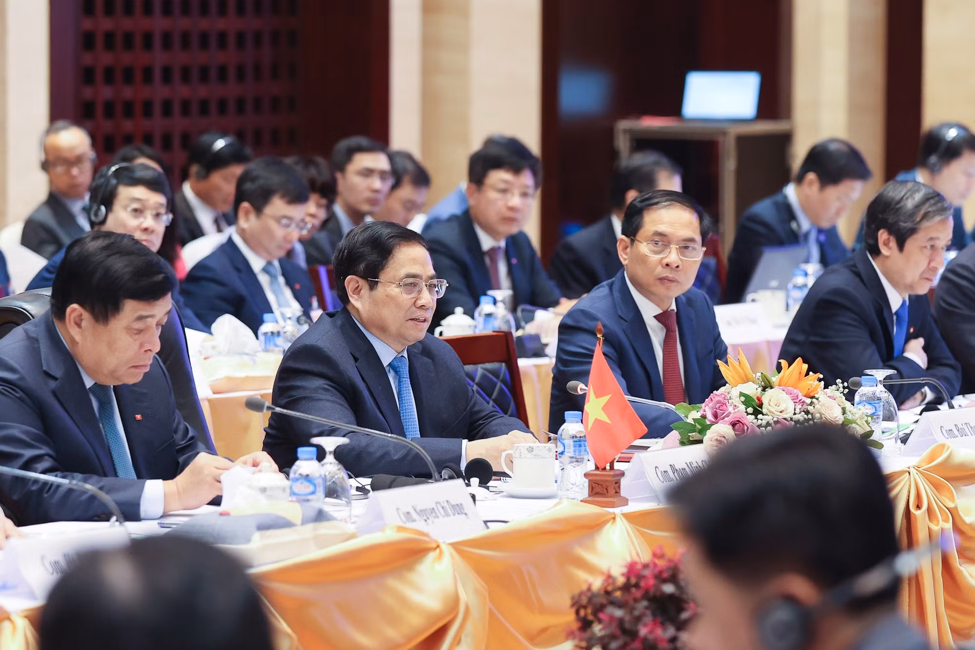 Thúc đẩy hợp tác chính trị, đối ngoại, an ninh quốc phòng, đầu tư thương mại Việt Nam - Lào -0