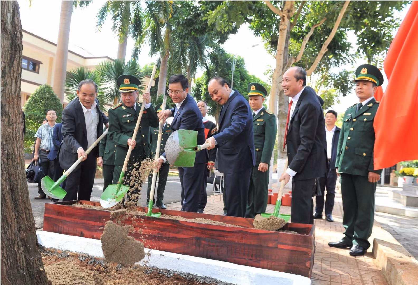 Không để ai là không có Tết -0