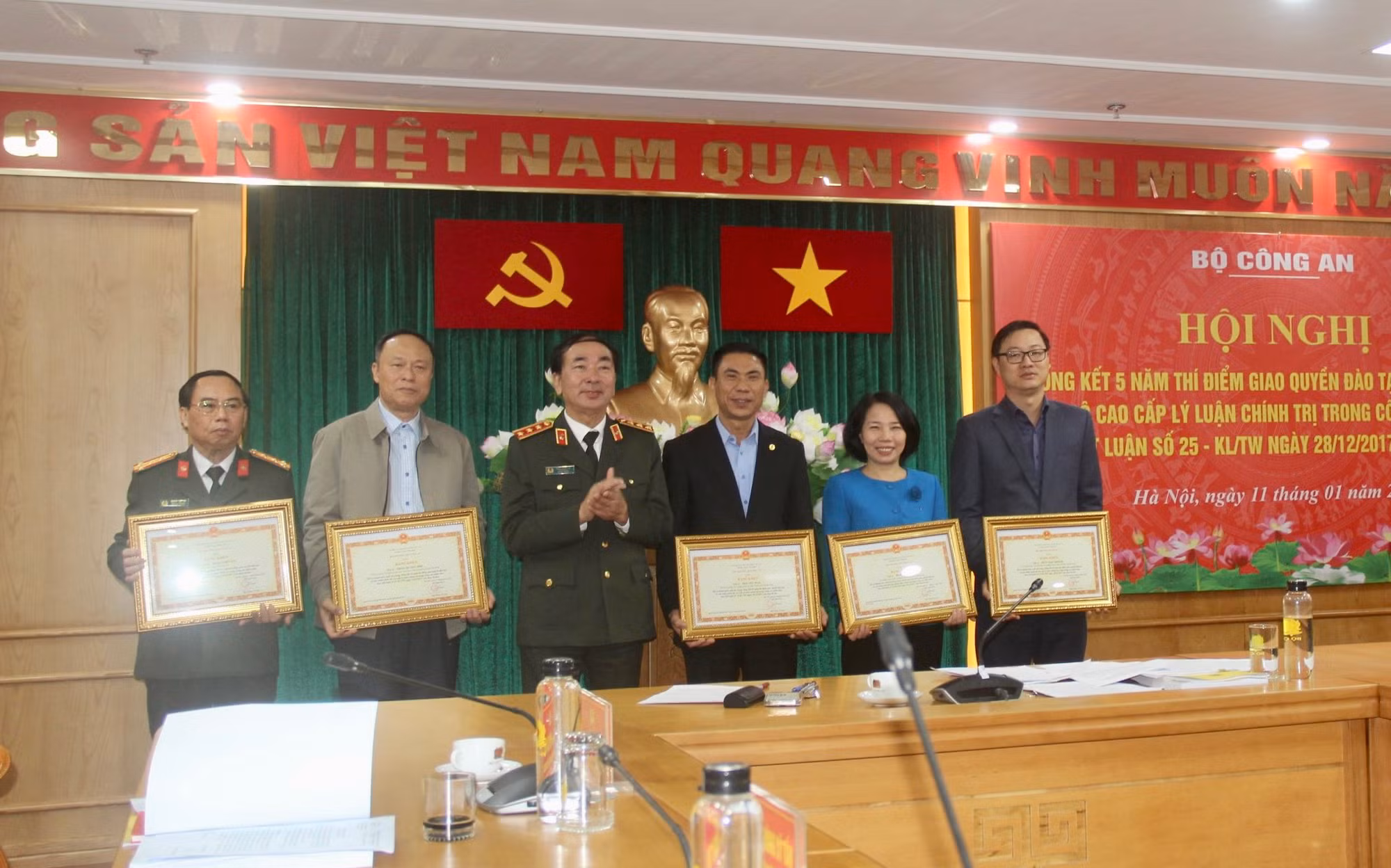 Bộ Công an tổng kết 5 năm thí điểm giao quyền đào tạo trình độ Cao cấp lý luận chính trị trong CAND -0