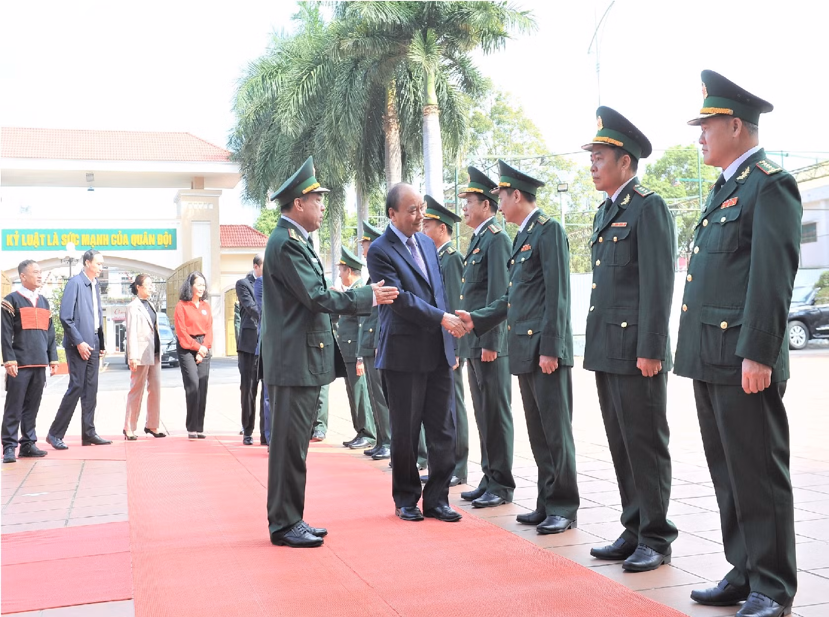 Không để ai là không có Tết -0