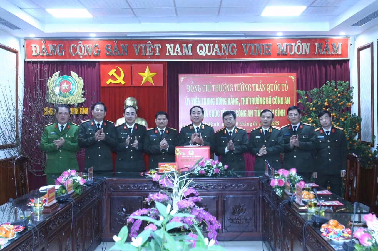 Thượng tướng Trần Quốc Tỏ thăm, chúc Tết Tỉnh ủy, Công an tỉnh Ninh Bình, Hà Nam -0