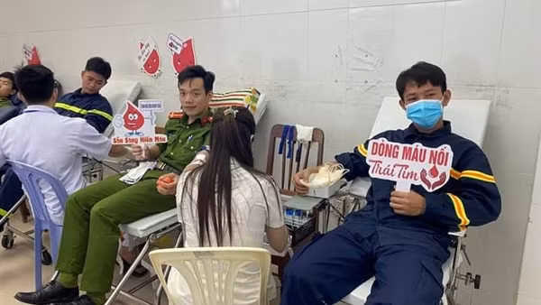 Tuổi trẻ Công an tỉnh Ninh Thuận "Hiến máu đầu Xuân - Nhân lên hạnh phúc"