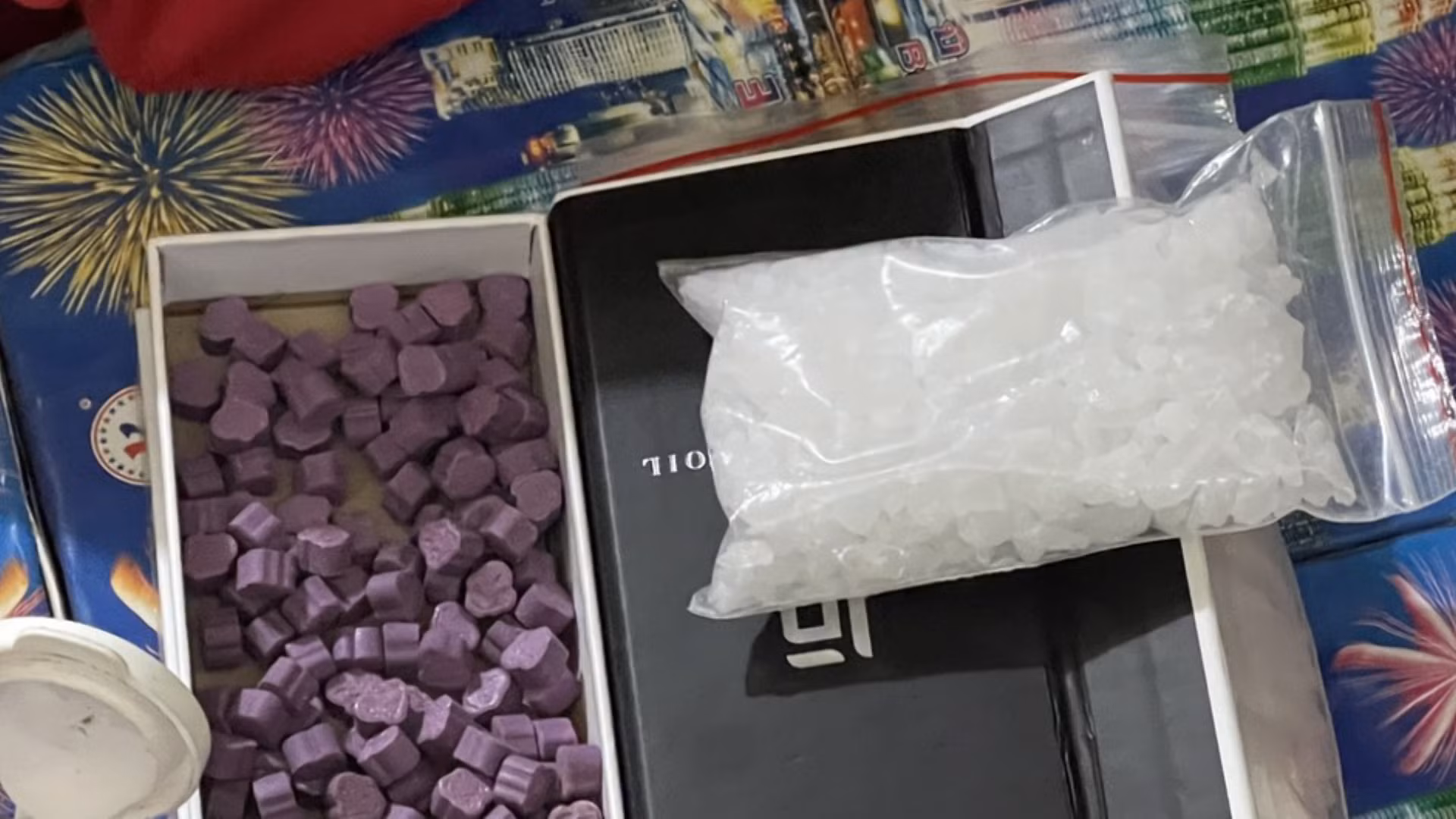 Bắt đối tượng buôn bán pháo nổ kiêm mua bán ma túy -0