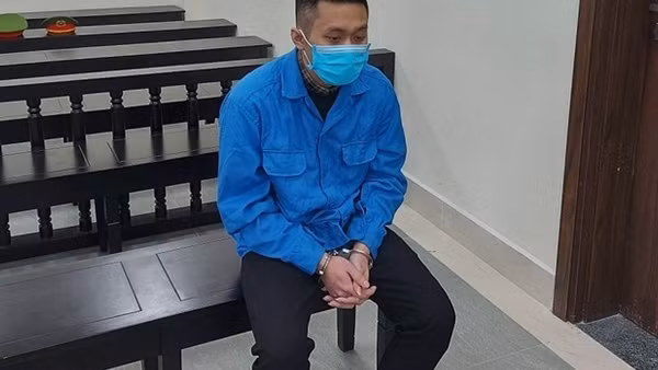 Mâu thuẫn với bạn gái, thanh niên giết người, cướp tài sản