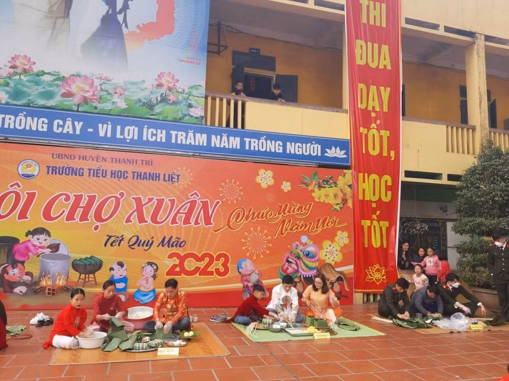 Trải nghiệm không khí Tết xưa tại sân trường -0