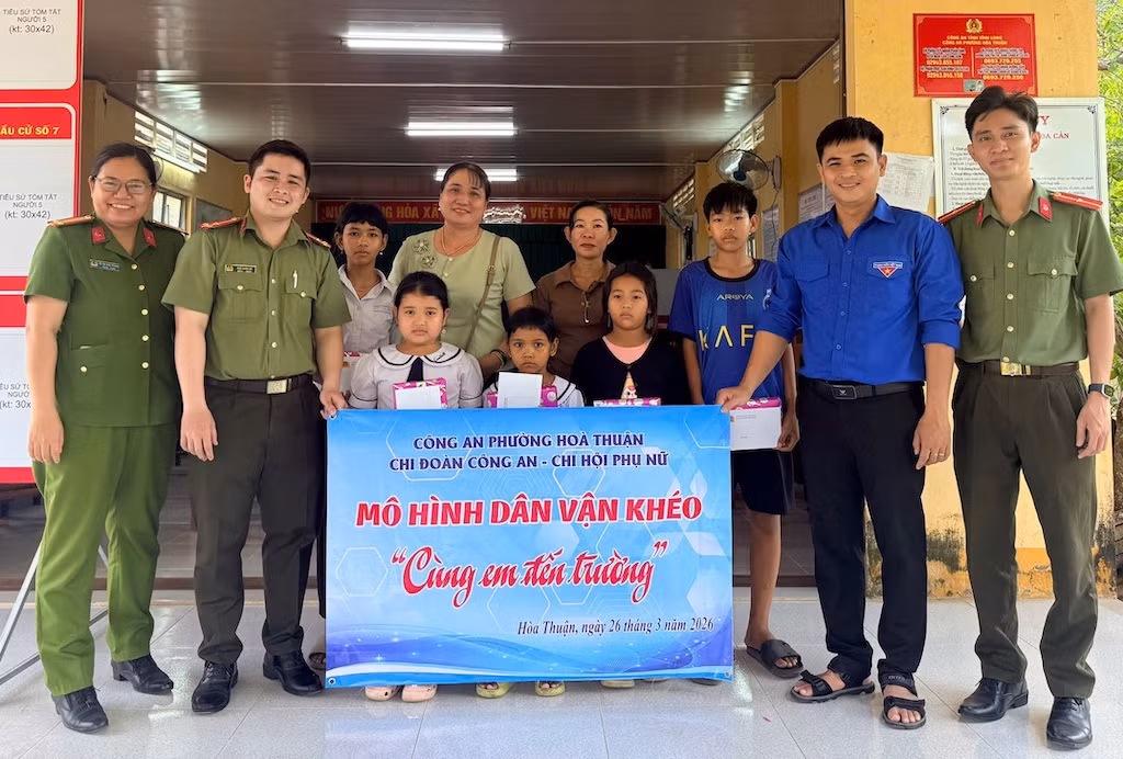 Lan tỏa phong trào thi đua “Ba nhất”: Phát huy sức trẻ Công an Vĩnh Long vì nhân dân phục vụ -1
