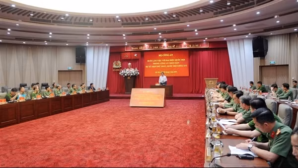 Bộ Công an làm việc với đại biểu Quốc hội trong Công an nhân dân dự Kỳ họp thứ Nhất, Quốc hội khoá XVI