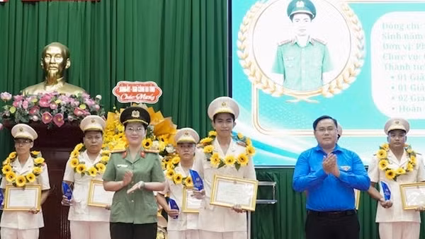 Phong trào thi đua “Ba nhất” ở Công an Vĩnh Long: Phát huy sức trẻ vì nhân dân phục vụ