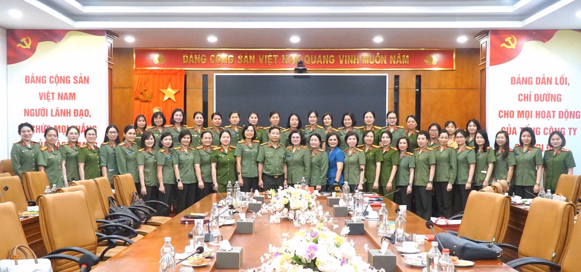 Hội phụ nữ Công an nhân dân tạo khí thế thi đua sôi nổi ngay từ những tháng đầu năm 2026 -0