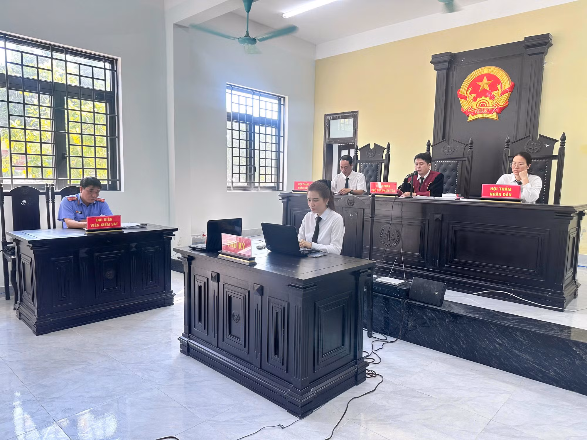 Mua 3 viên hồng phiến, nam thanh niên ở Huế lĩnh 39 tháng tù -0