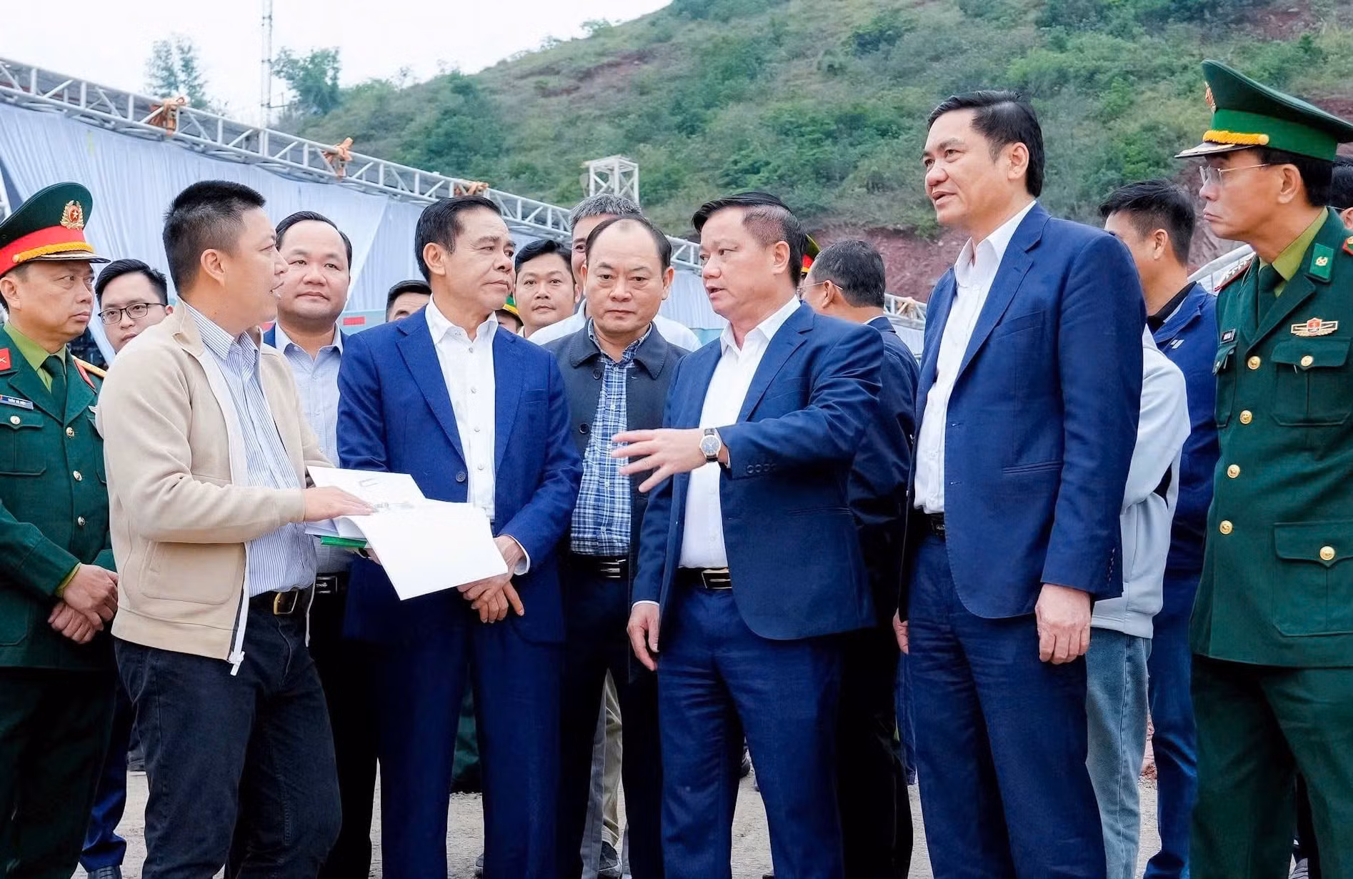 Nghệ An: Tập trung giải quyết các “điểm nghẽn” , đẩy nhanh tiến độ các dự án trọng điểm -0