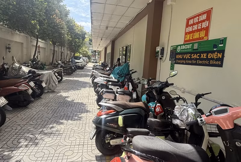Gỡ khó trạm sạc xe điện tại chung cư ra sao? -0