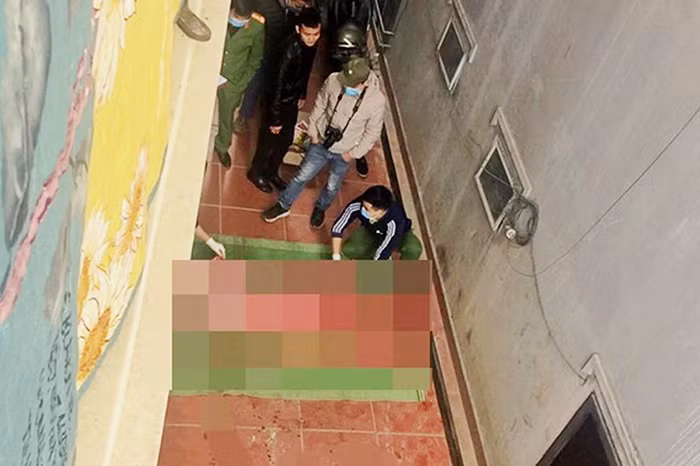 Tàn khốc cuộc đua content -0