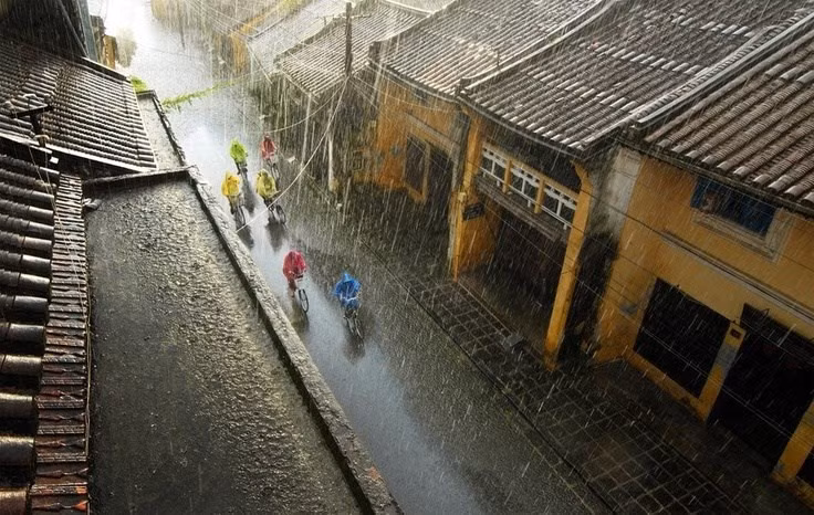 Cả nước mưa dông, miền Trung mưa lớn -0