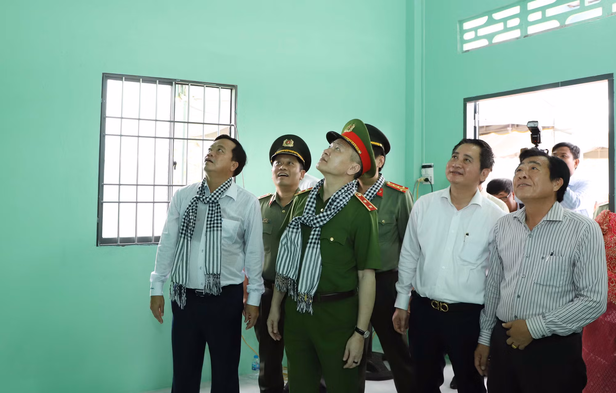 Bàn giao 700 căn nhà tặng các hộ gia đình khó khăn về nhà ở trên địa bàn tỉnh Bạc Liêu -0