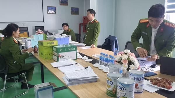 Không khoan nhượng với sản xuất, kinh doanh thuốc, thực phẩm chức năng giả