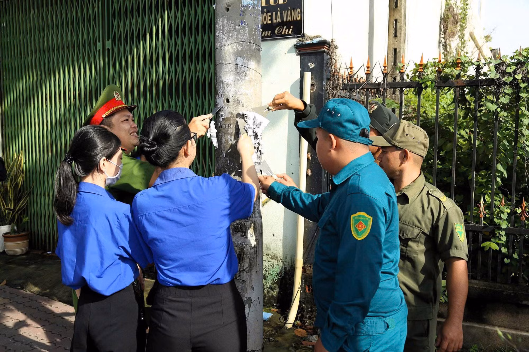 TP Hồ Chí Minh: 168 xã, phường, đặc khu đồng loạt ra quân xử lý quảng cáo trái phép -0