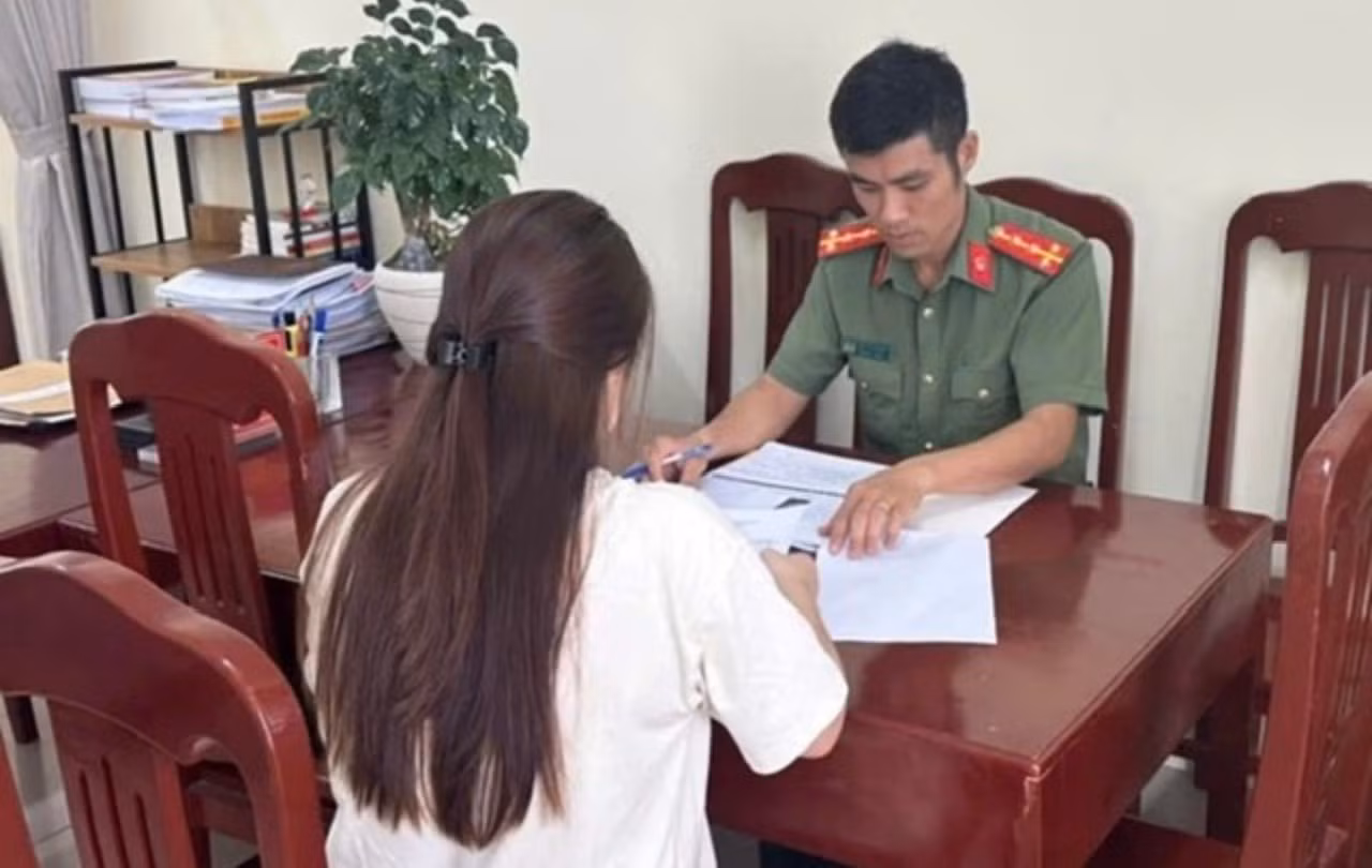 Xử phạt 3 đối tượng tung tin thất thiệt trên mạng xã hội về tình hình mưa lũ tại Hà Nam -0