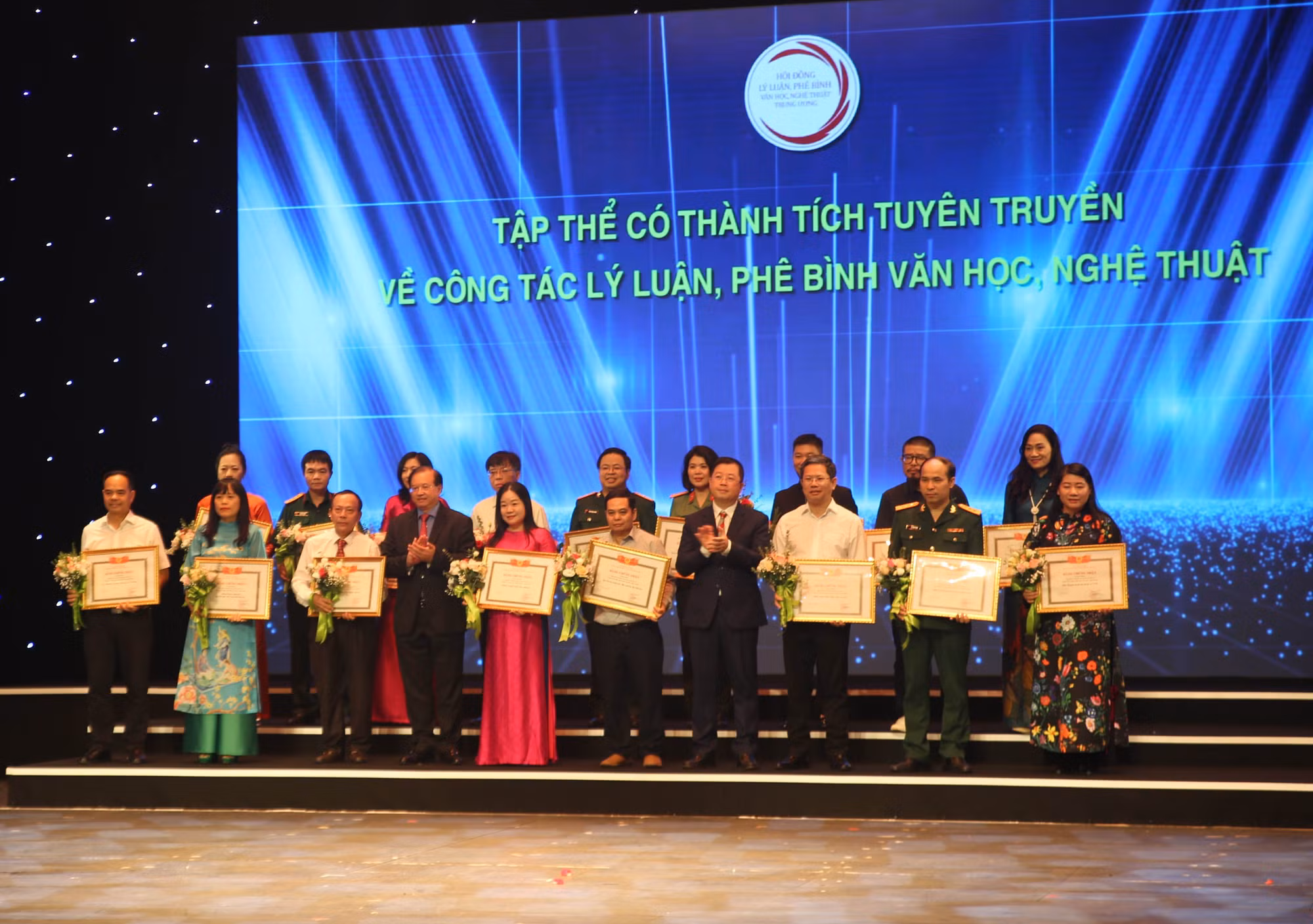 25 tác phẩm được trao Tặng thưởng tác phẩm lý luận, phê bình văn học, nghệ thuật xuất bản năm 2023 -0