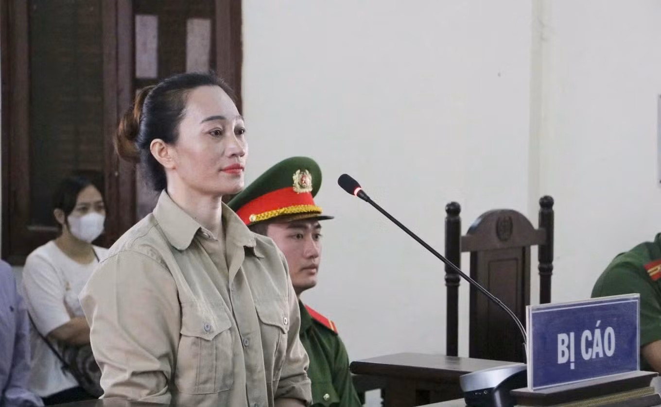 “Cô đồng bổ sau” lĩnh án 7 năm 3 tháng tù, buộc trả lại hàng trăm triệu đồng cho bị hại -0