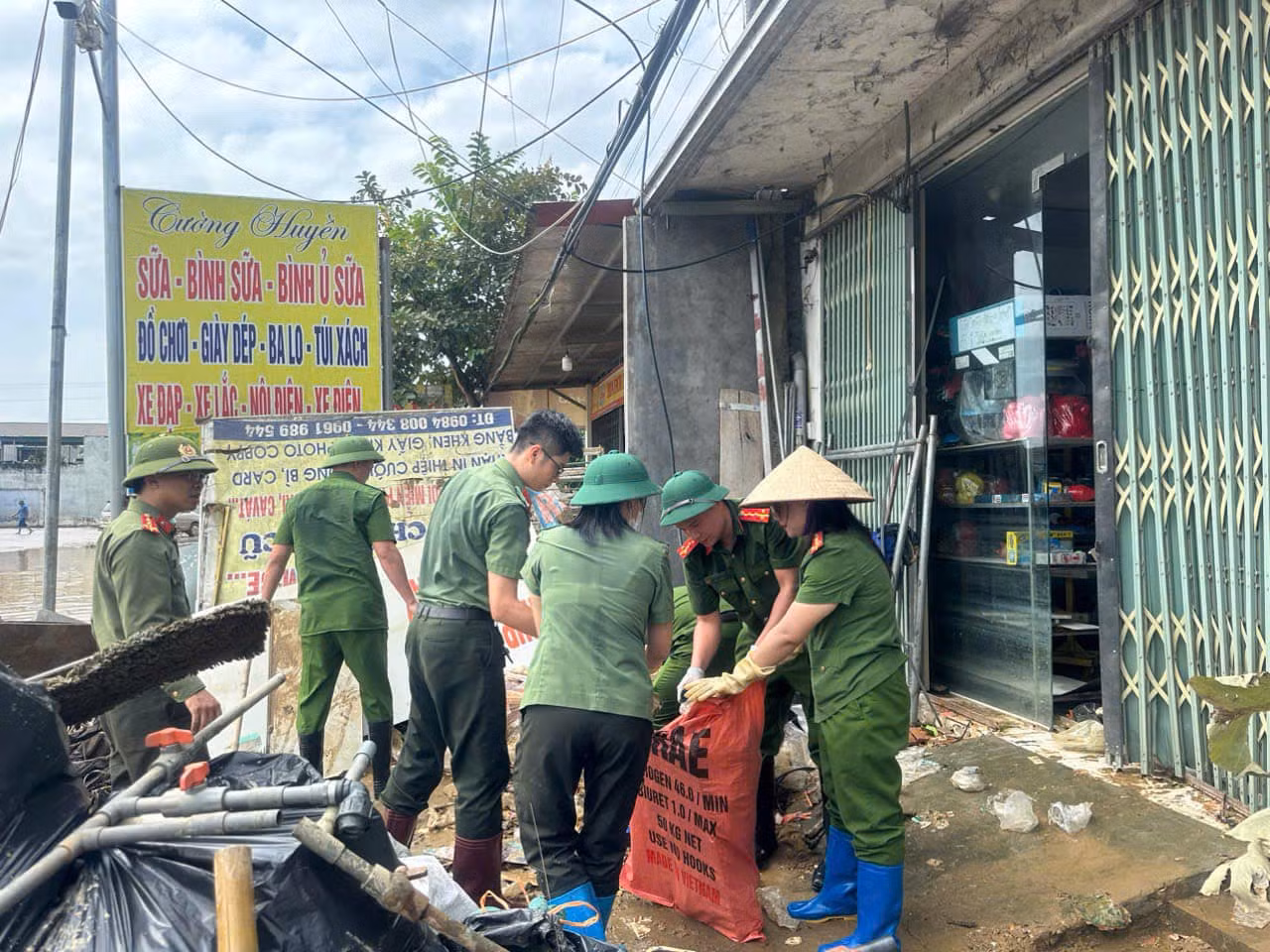 Cảnh giác với các trang mạng lừa đảo kêu gọi quyên góp ủng hộ người dân vùng bão lũ -0