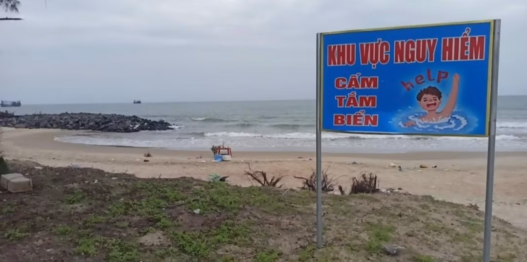 Tìm thấy thi thể nạn nhân bị đuối nước mất tích 2 ngày khi tắm biển -0