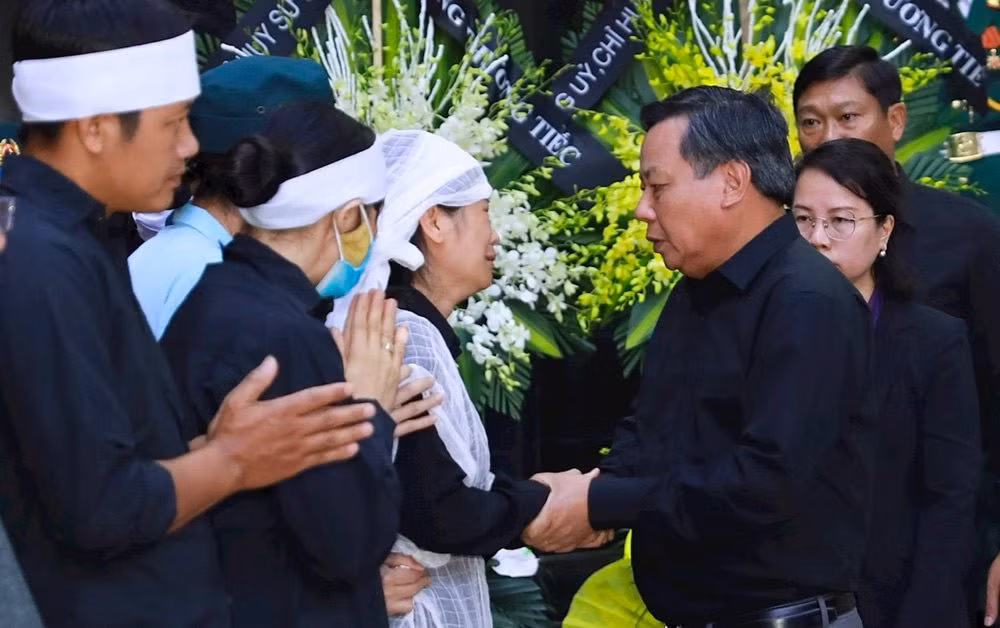 Hà Nội tạm dừng nhiều hoạt động vui chơi, giải trí để tưởng niệm nạn nhân vụ cháy chung cư mini -0