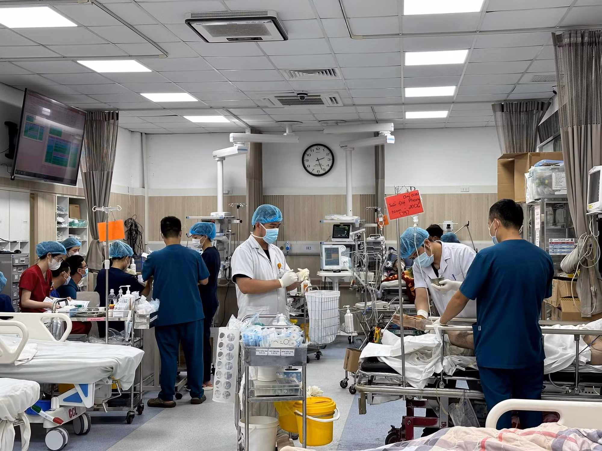 Nữ bác sĩ trong vụ cháy chung cư mini qua cơn nguy kịch -0
