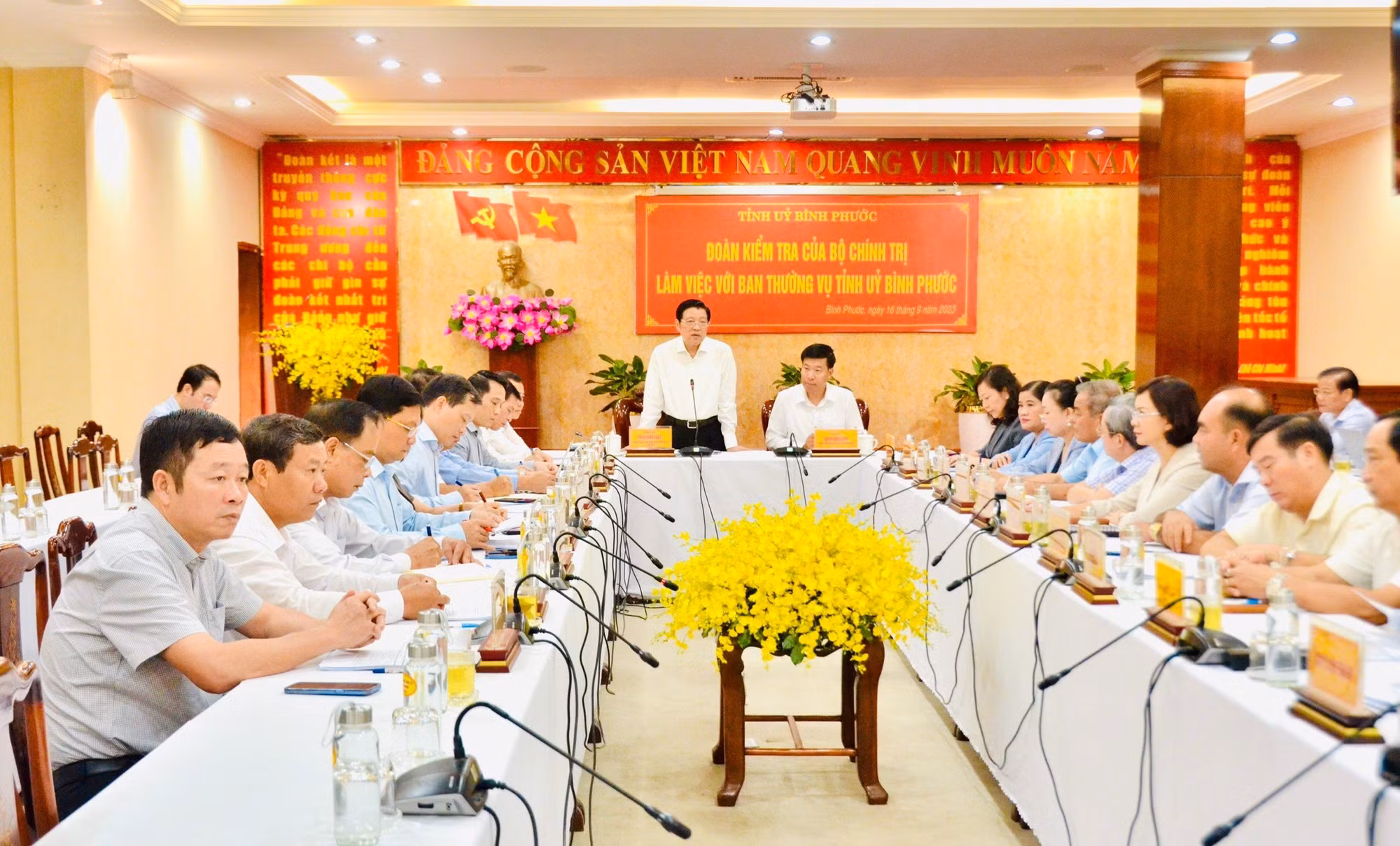 Công bố quyết định kiểm tra của Bộ Chính trị đối với Ban Thường vụ Tỉnh ủy Bình Phước -0