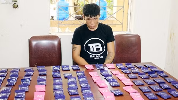Mang 3 tiền án, vẫn vận chuyển 18.000 viên ma túy