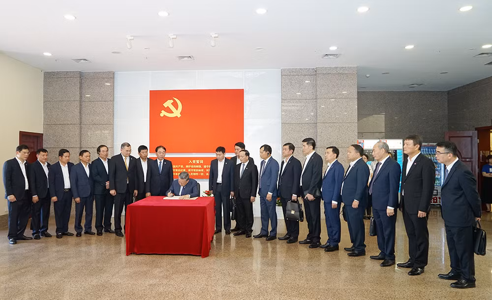 Tăng cường hợp tác với các cơ quan an ninh và thực thi pháp luật TP Trùng Khánh, Trung Quốc -0