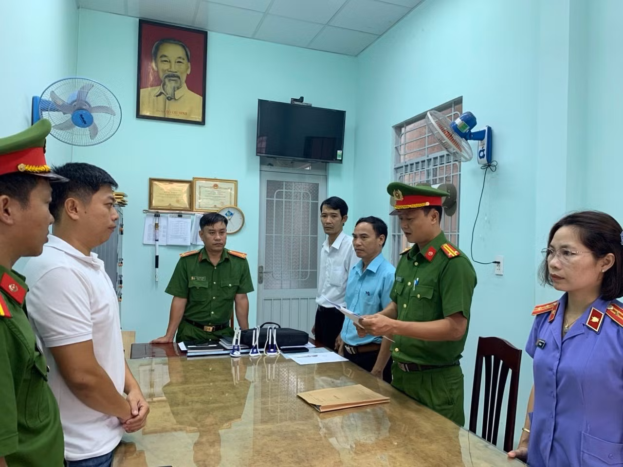 Bắt nhóm đối tượng mua bán trái phép hơn 200 tỷ tiền hóa đơn giá trị gia tăng -0