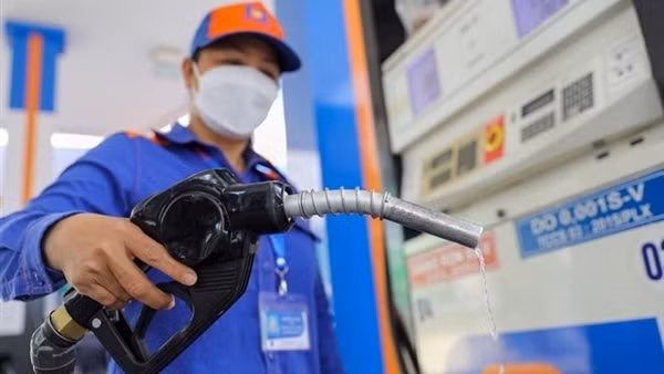 Quỹ Bình ổn giá xăng dầu dư hơn 7.400 tỷ đồng