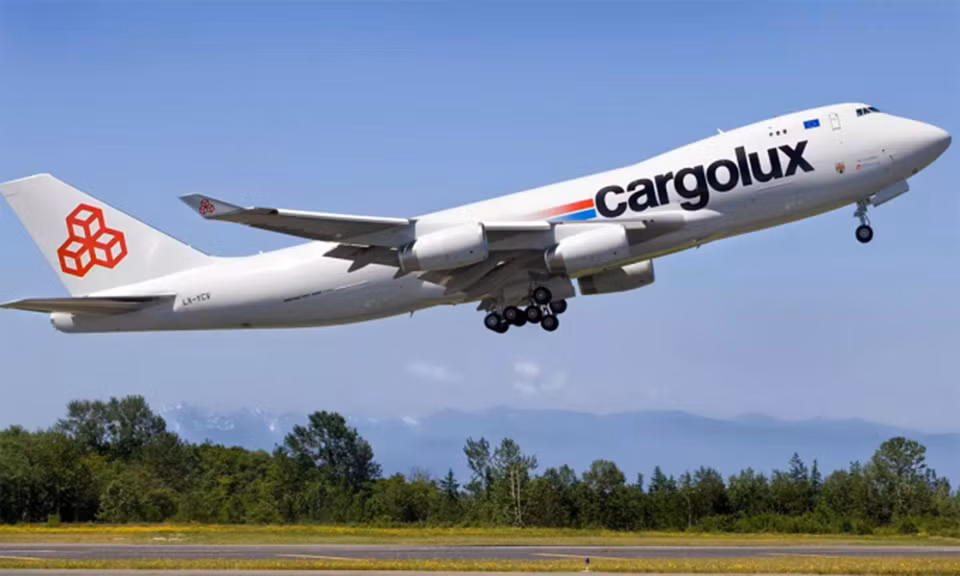 Sống sót thần kỳ sau 11 tiếng bám… càng máy bay -0