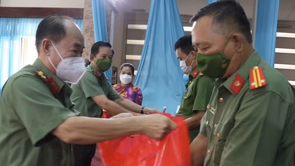 Thêm sắc xuân trên quê hương Hậu Giang và Sóc Trăng ảnh 11