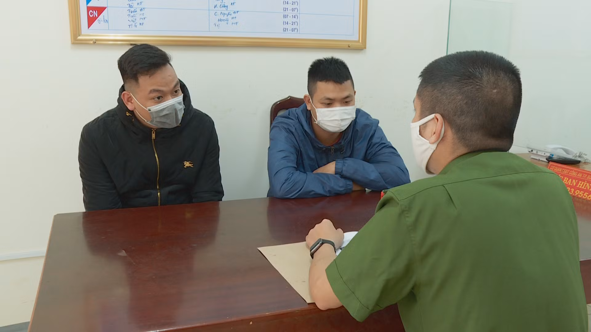 Rủ nhau tổ chức mở đường dây cá độ bóng đá -0