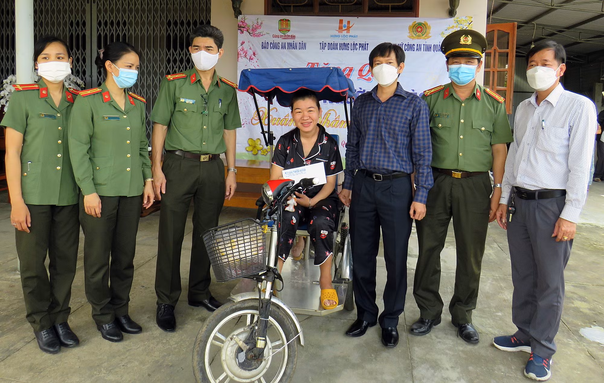 Chương trình “Tết vì người nghèo” đến với người dân tỉnh Quảng Ngãi -0