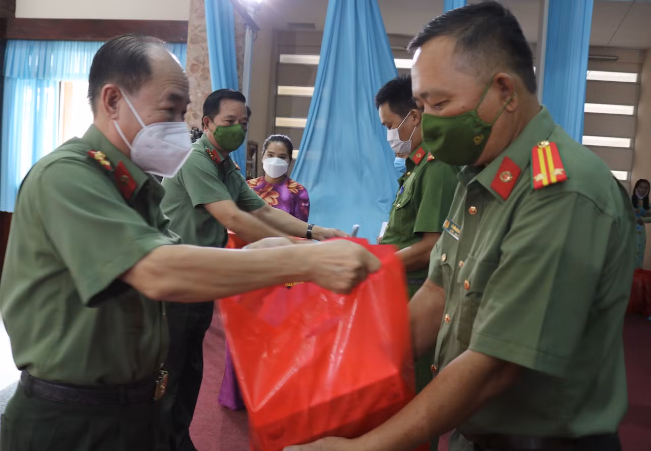 Góp chút tình Xuân gửi đến người dân Tiền Giang -0