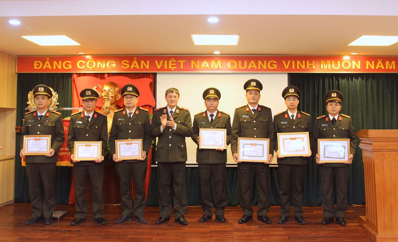 Tăng cường kiểm tra, giám sát tổ chức đảng, người đứng đầu địa bàn phức tạp, nhạy cảm -0