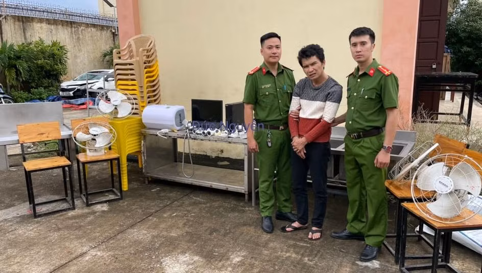 Đối tượng thực hiện vụ thứ 8 trộm cắp tài sản thì bị tóm -0