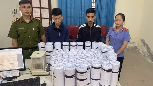 Lên mạng học rồi mua nguyên liệu về sản xuất pháo