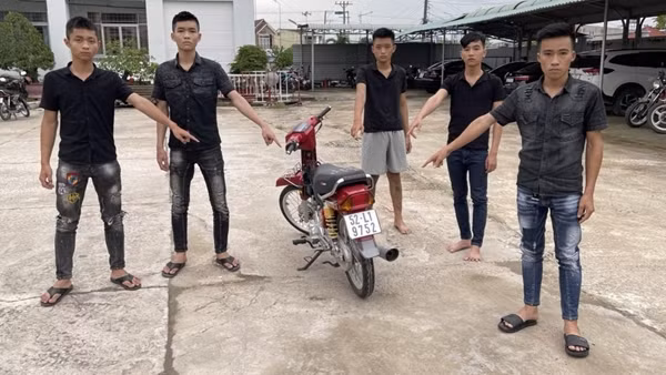 Lời ân hận muộn màng của băng cướp “nhí”